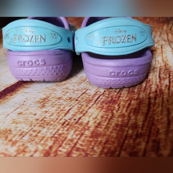 Disney Frozen Crocs Kids Clogs Anna Elsa Blue Purple Slip On Shoes - Picture 5 of 11